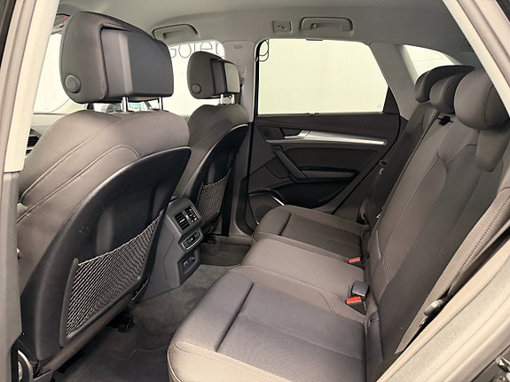 Audi Q5 9 of 14