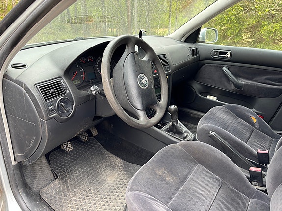 Volkswagen Golf IV 2 of 5