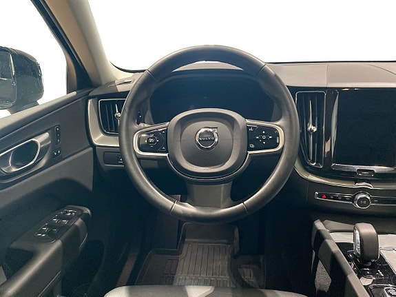 Volvo XC60 10 of 14