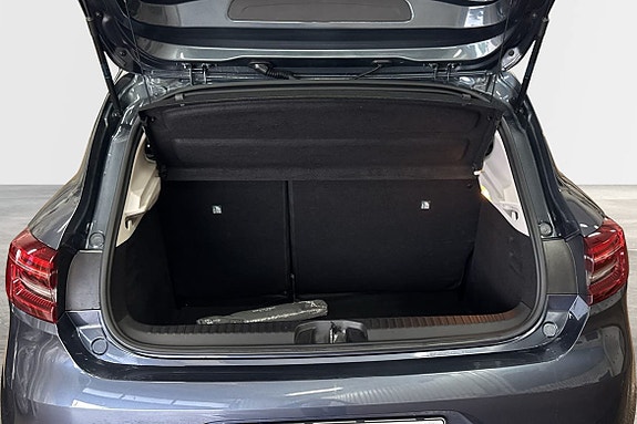 Renault Clio 9 of 15
