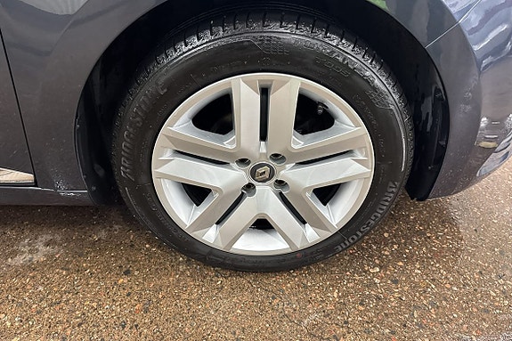 Renault Clio 13 of 15