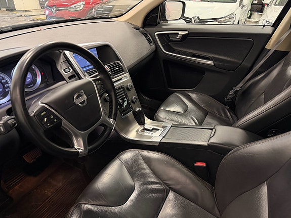 Volvo XC60 11 of 21