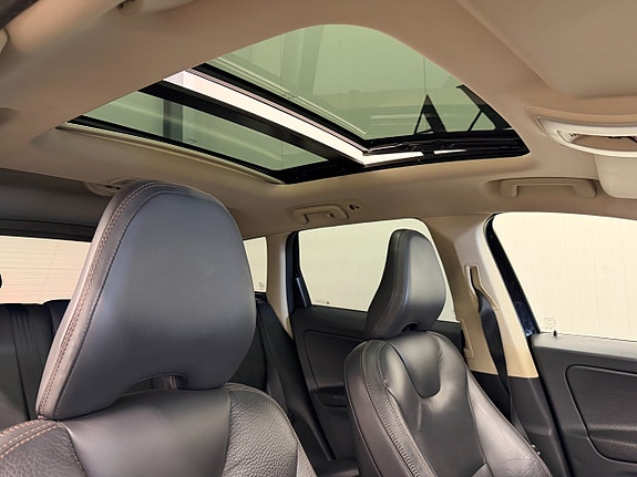 Volvo XC60 10 of 21