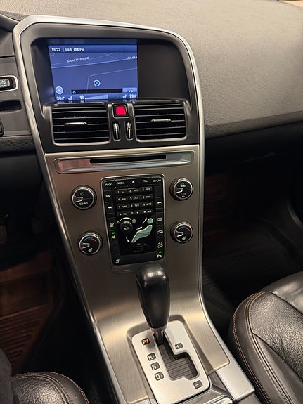 Volvo XC60 17 of 21