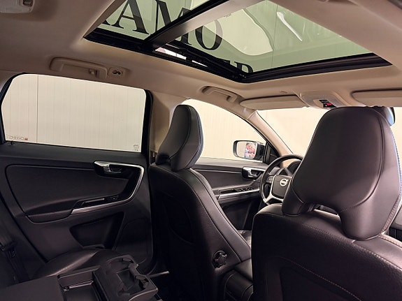 Volvo XC60 15 of 21