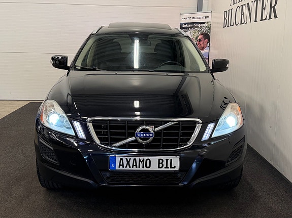 Volvo XC60 2 of 21
