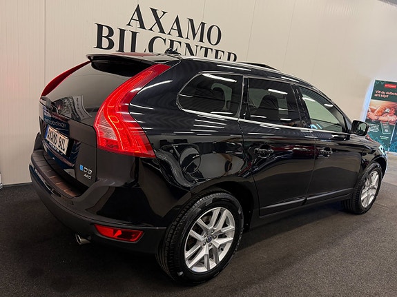 Volvo XC60 8 of 21