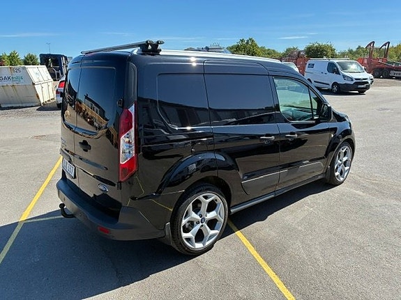 Ford Transit Connect 3 of 5