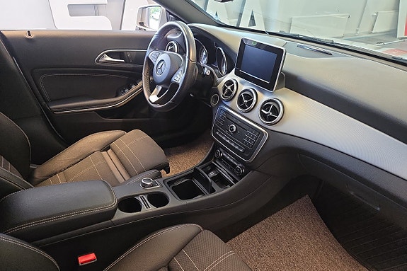 Mercedes-Benz CLA220 d 8 of 20