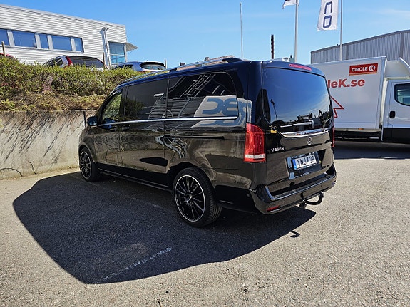 Mercedes-Benz V250 7 of 21