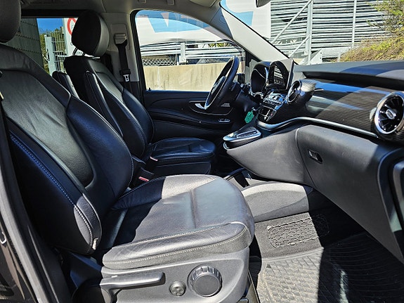 Mercedes-Benz V250 21 of 21
