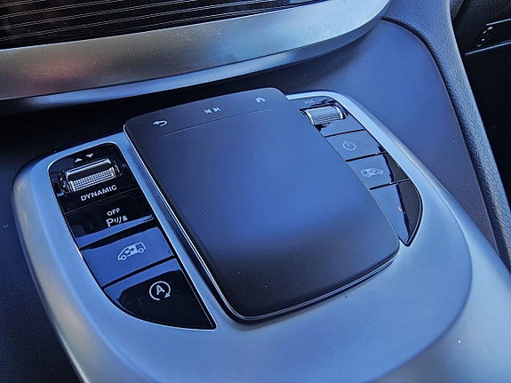 Mercedes-Benz V250 13 of 21