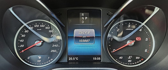 Mercedes-Benz V250 12 of 21