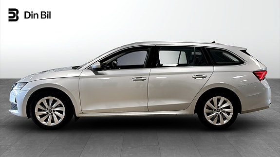 Skoda Octavia 2 of 5