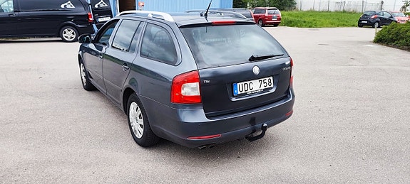 Skoda Octavia 3 of 5