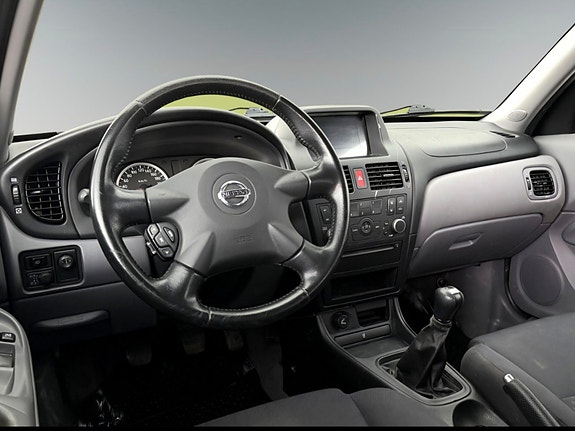 Nissan Almera 2 of 5