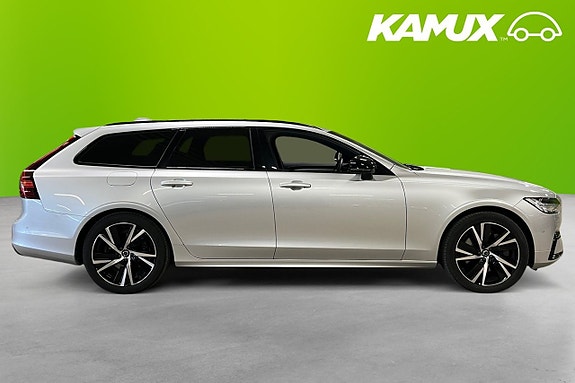 Volvo V90 2 of 5