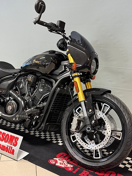 Indian Scout 101 Onyx Black Crystal 4 of 5