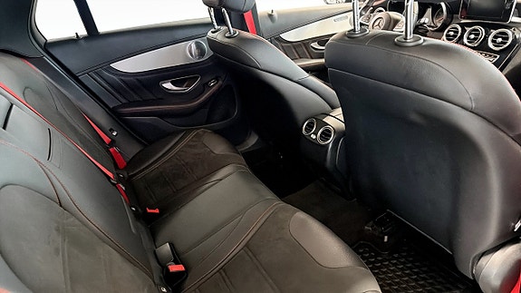 Mercedes-Benz GLC300 de 5 of 5