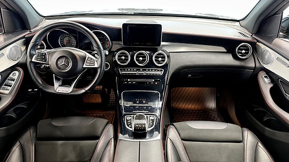 Mercedes-Benz GLC300 de 4 of 5