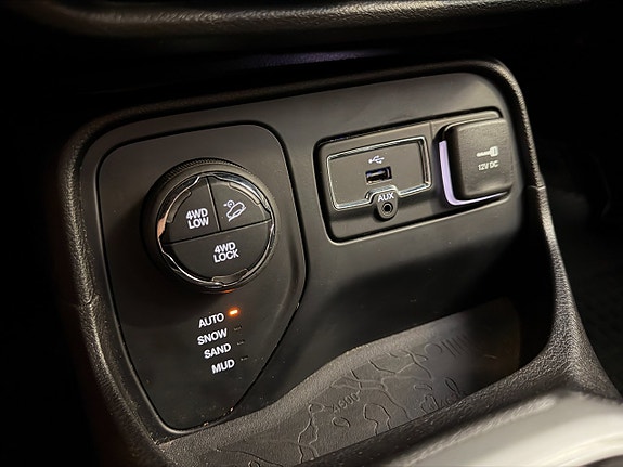 Jeep Renegade 9 of 13