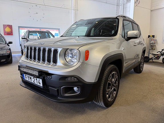 Jeep Renegade 13 of 13