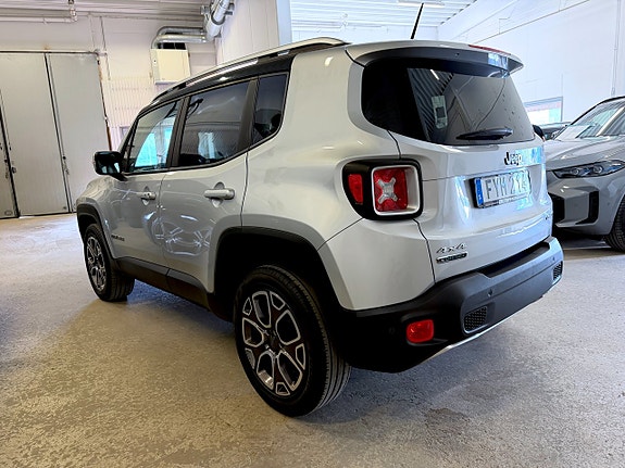 Jeep Renegade 2 of 13