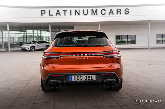 Porsche Macan S 4 of 5