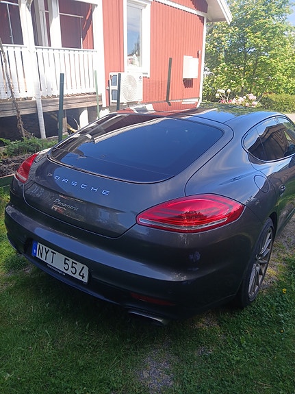 Porsche Panamera 2 of 5