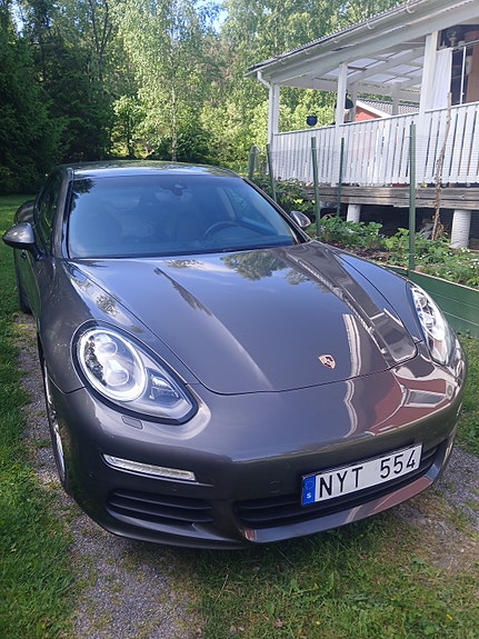 Porsche Panamera 3 of 5
