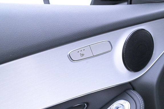 Mercedes-Benz GLC300 e 11 of 27