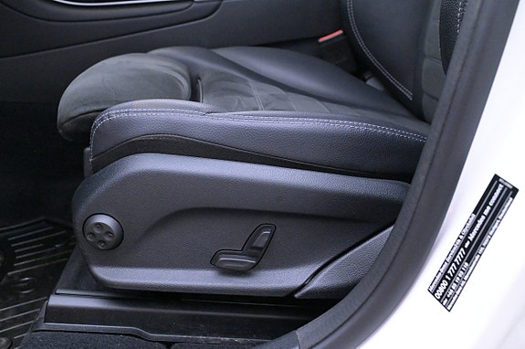 Mercedes-Benz GLC300 e 10 of 27