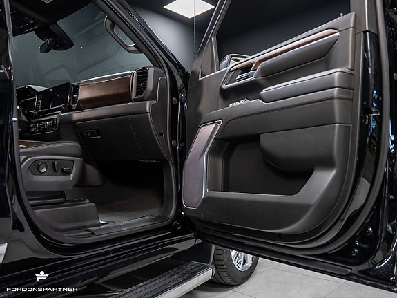 Chevrolet Silverado 1500 29 of 30