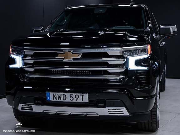 Chevrolet Silverado 1500 2 of 5