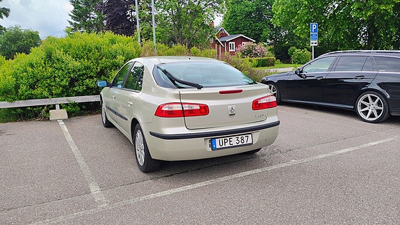Renault Laguna 2 of 5
