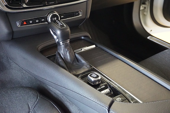 Volvo V90 Cross Country 11 of 16