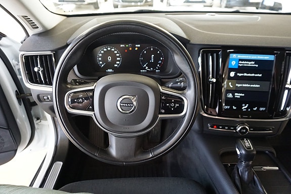 Volvo V90 Cross Country 12 of 16