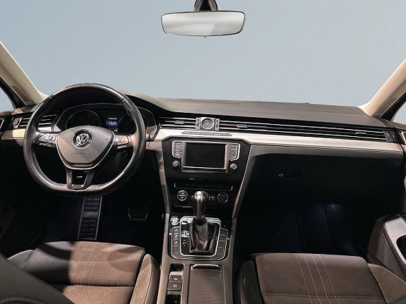 Volkswagen Passat Alltrack 8 of 22