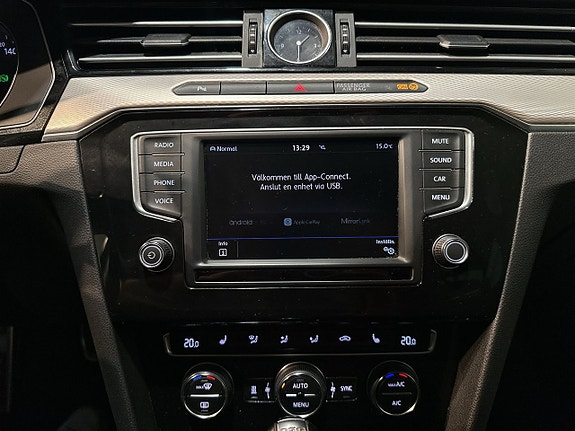 Volkswagen Passat Alltrack 15 of 22