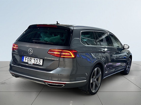 Volkswagen Passat Alltrack 6 of 22