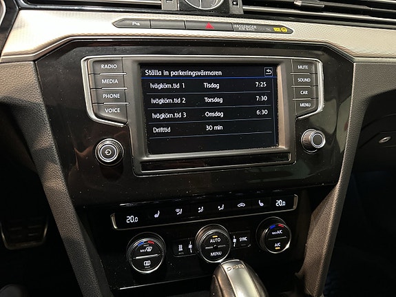 Volkswagen Passat Alltrack 19 of 22