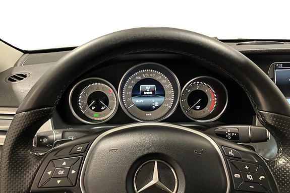 Mercedes-Benz E220 10 of 15