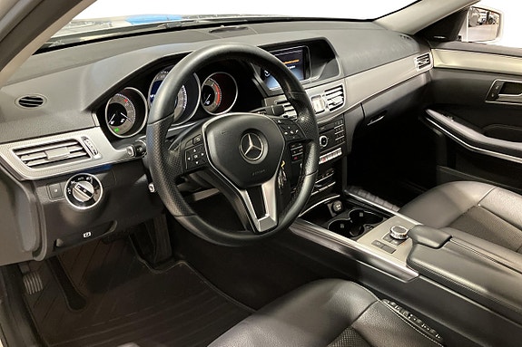 Mercedes-Benz E220 6 of 15