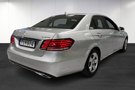 Mercedes-Benz E220 3 of 15