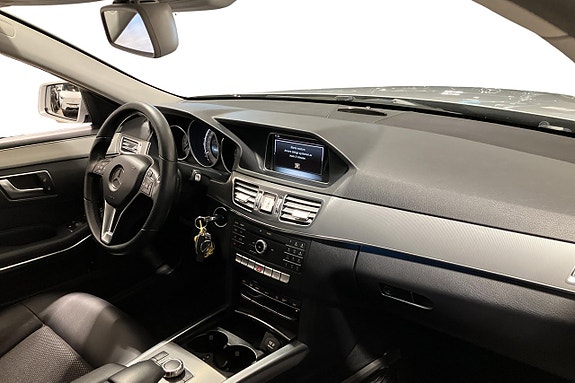 Mercedes-Benz E220 7 of 15