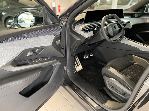 Peugeot 5008 9 of 18