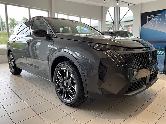 Peugeot 5008 3 of 5