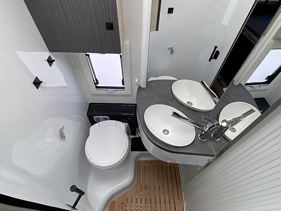 Chausson 660 EXCLUSIVE LINE *Taksäng *Extradörr *Automat 21 of 28