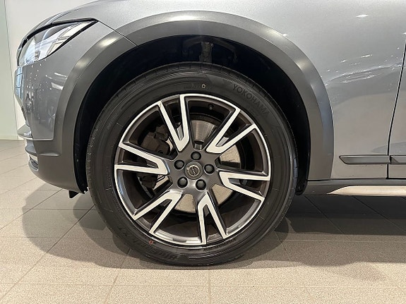 Volvo V90 Cross Country 4 of 5