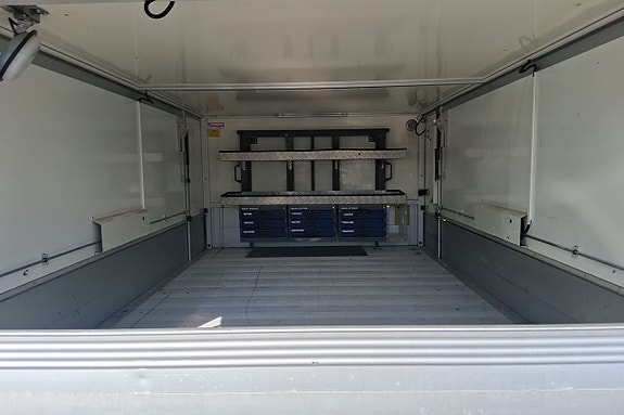 Volkswagen Transporter 13 of 15